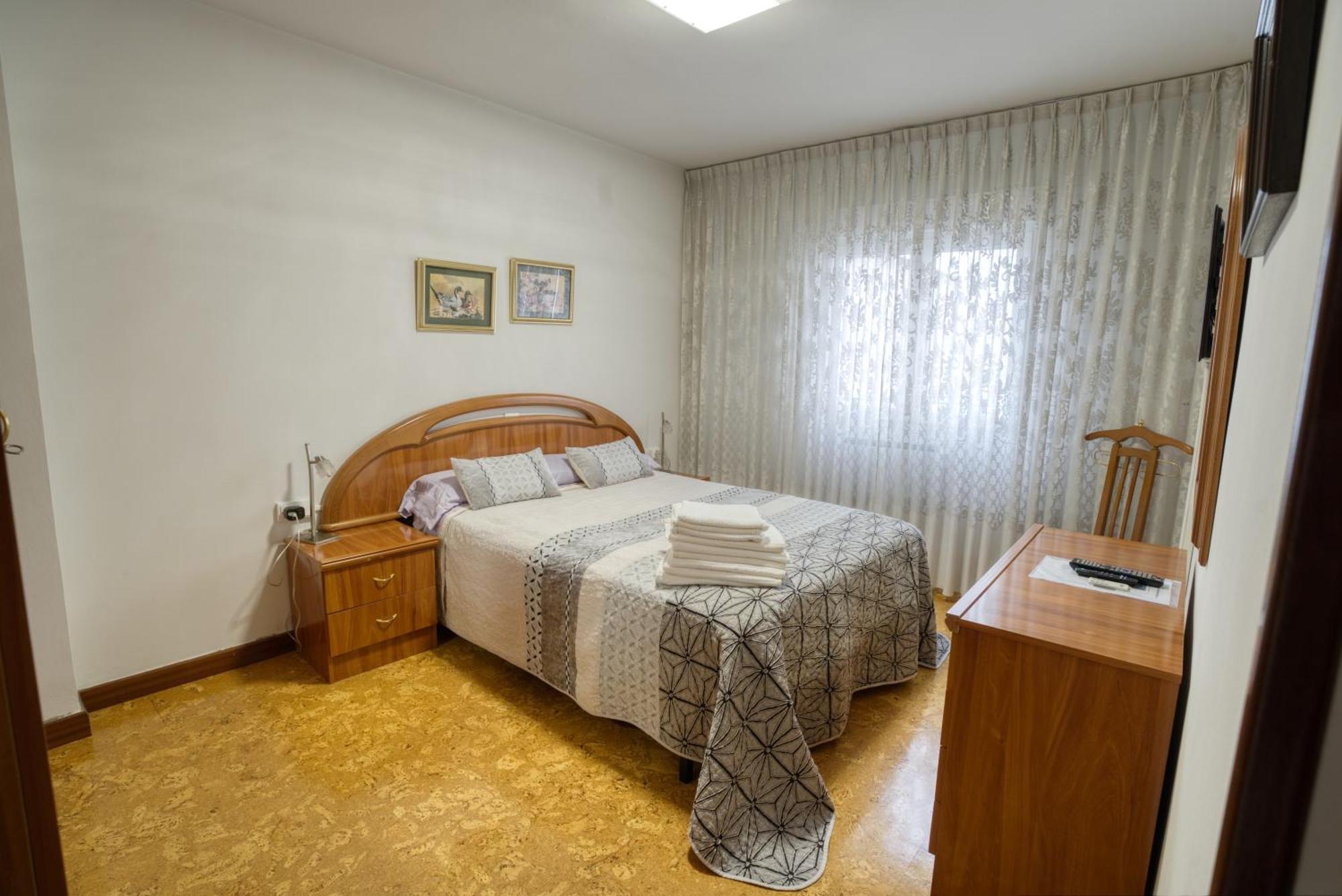 Apartamento Muy Amplio, Con Wifi Y A 12 Minutos Del Centro Gijon Exterior photo