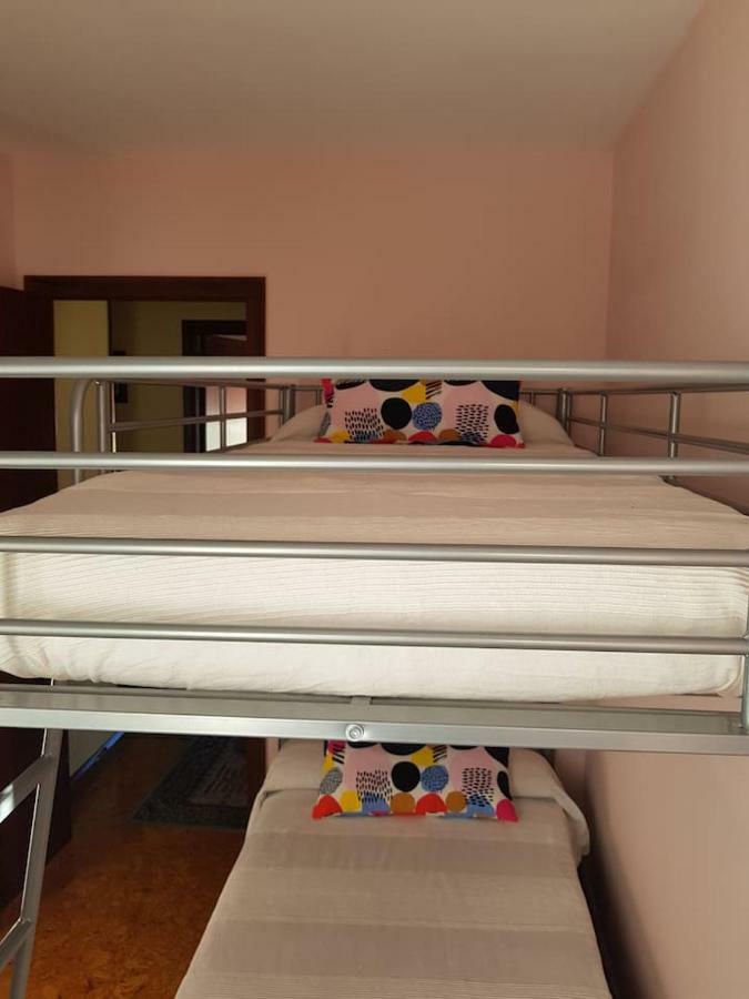 Apartamento Muy Amplio, Con Wifi Y A 12 Minutos Del Centro Gijon Exterior photo